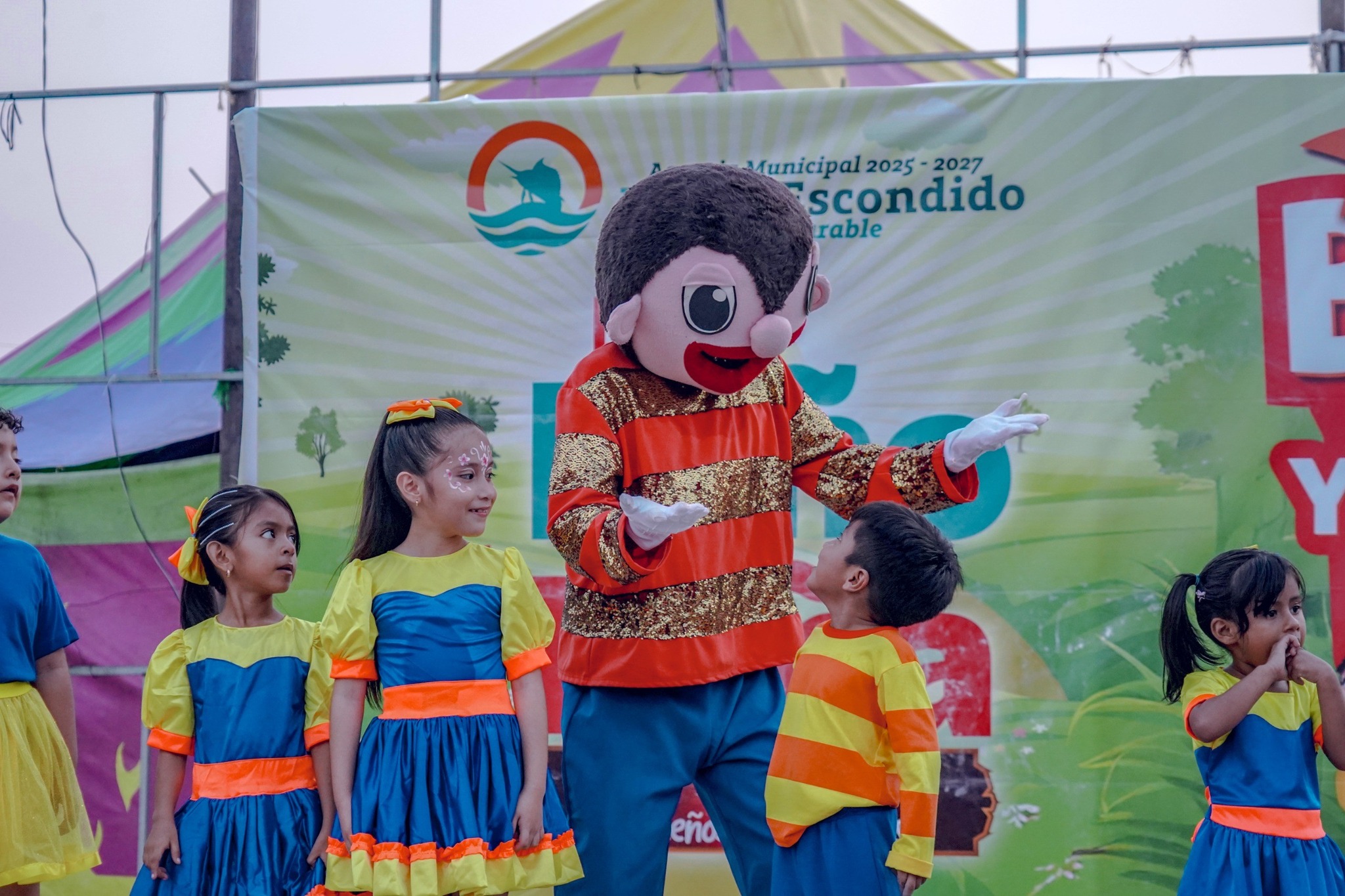 ¡Porque en cada risa de nuestras niñas y niños se construye un futuro más feliz!