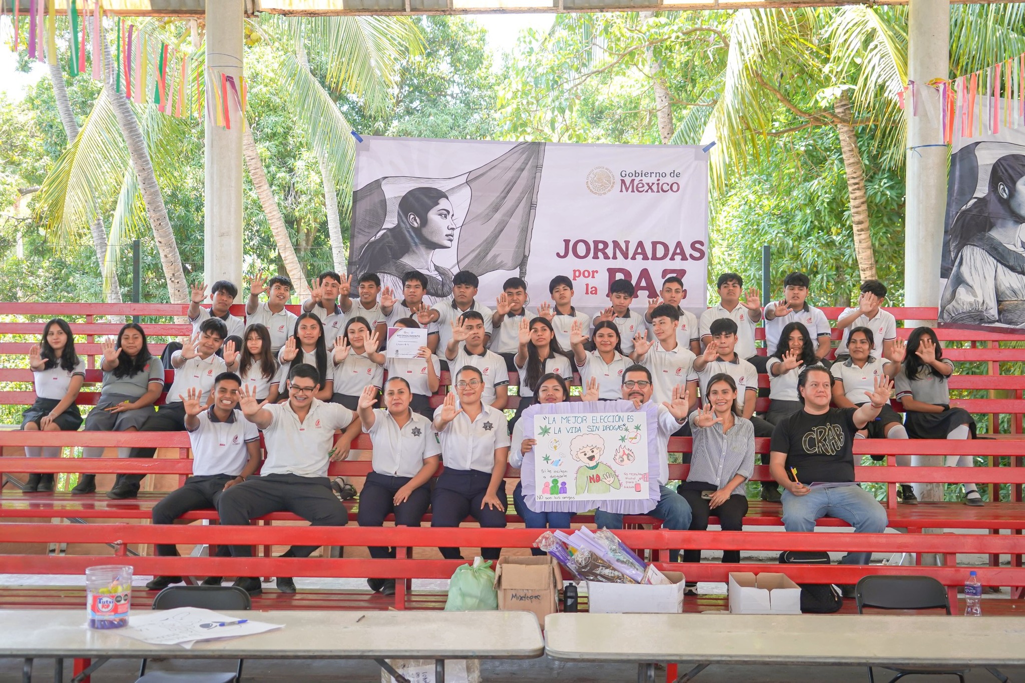 Pláticas dirigidas a jóvenes estudiantes