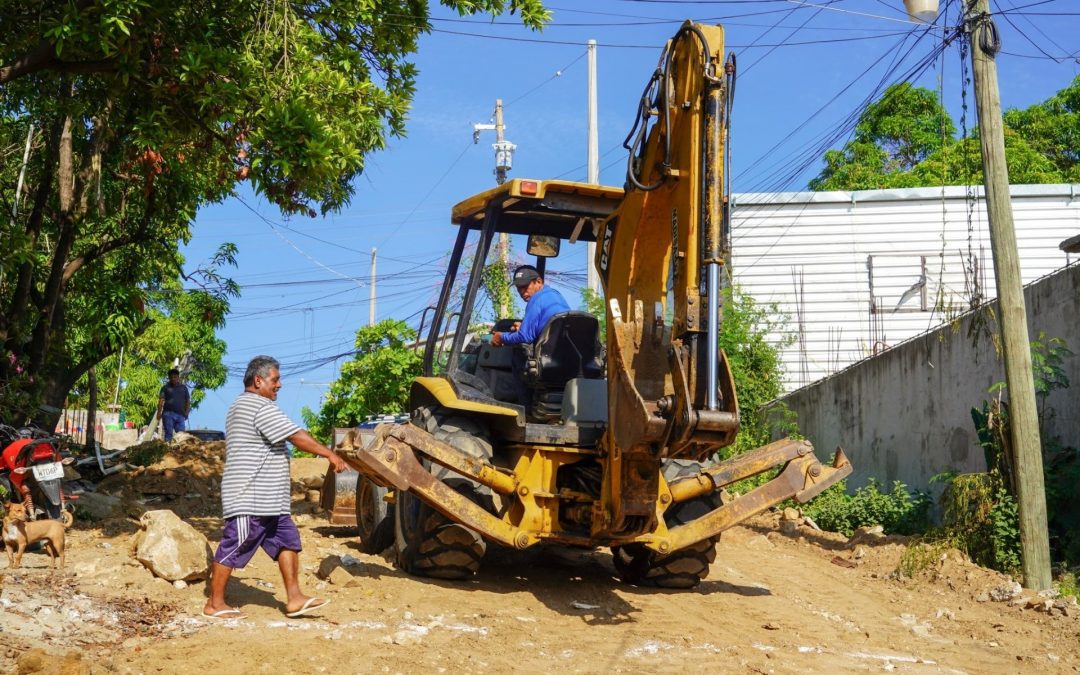 Trabajos de Pavimentación en calle Margarita Maza.