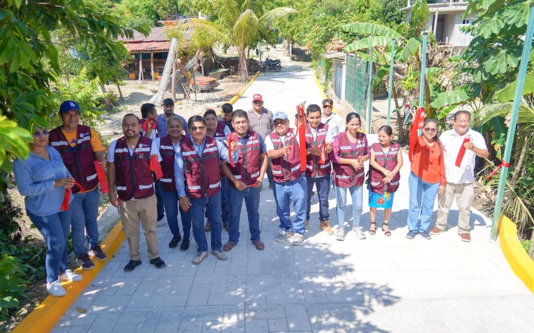 Entrega de Obra en Colonia ¨Colinas de San Pedro¨