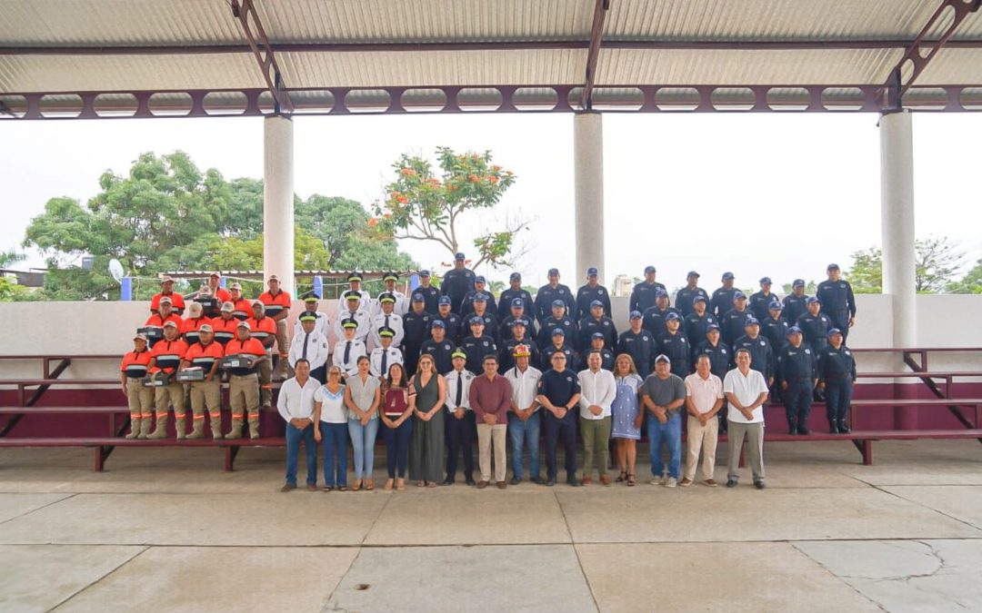 Entrega de Uniformes y Equipo Táctico