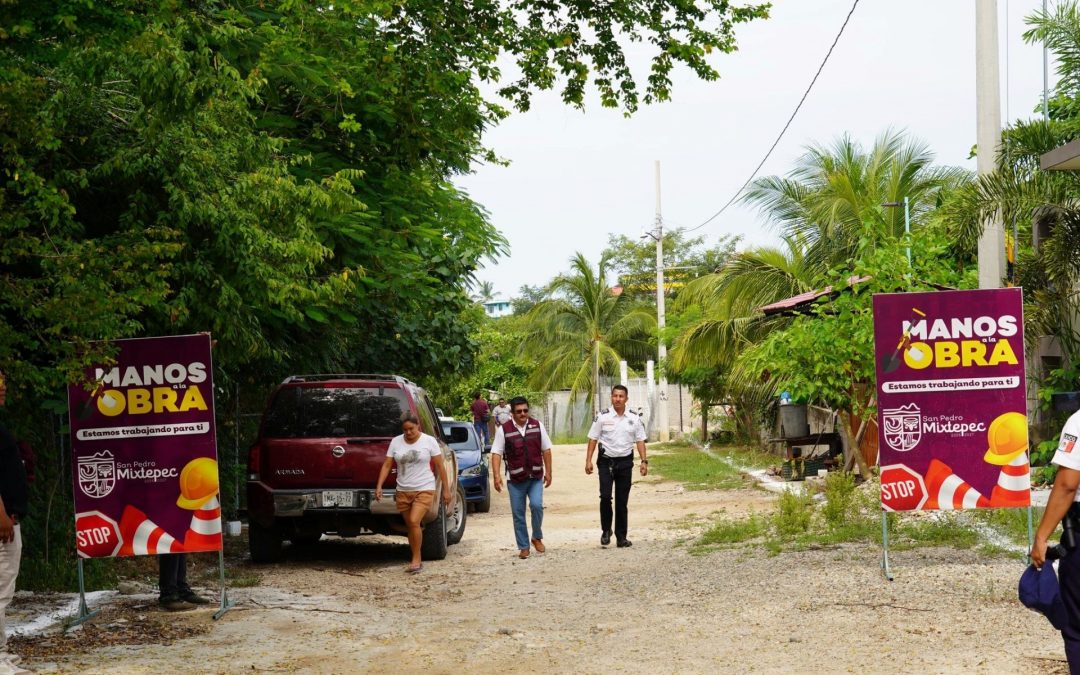 Pavimentación en Fraccionamiento Universidad.