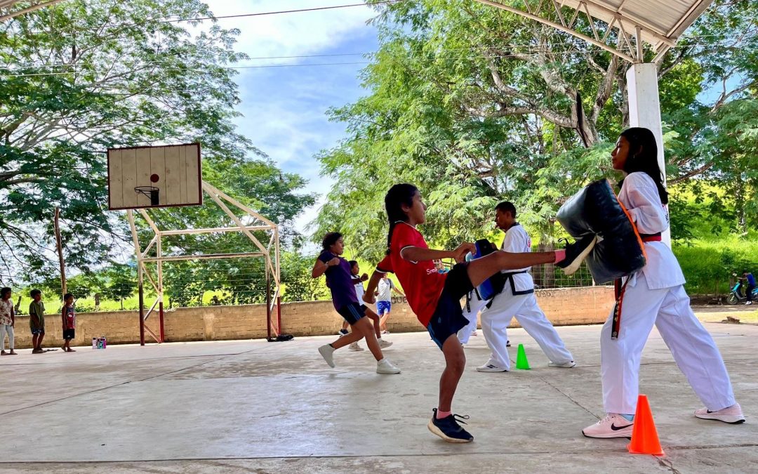 Primer día de entrenamientos de defensa personal.