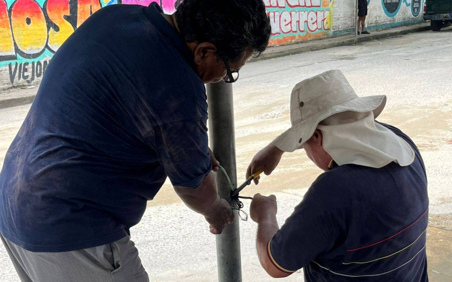 Nueva luminaria en calle Camino Real.