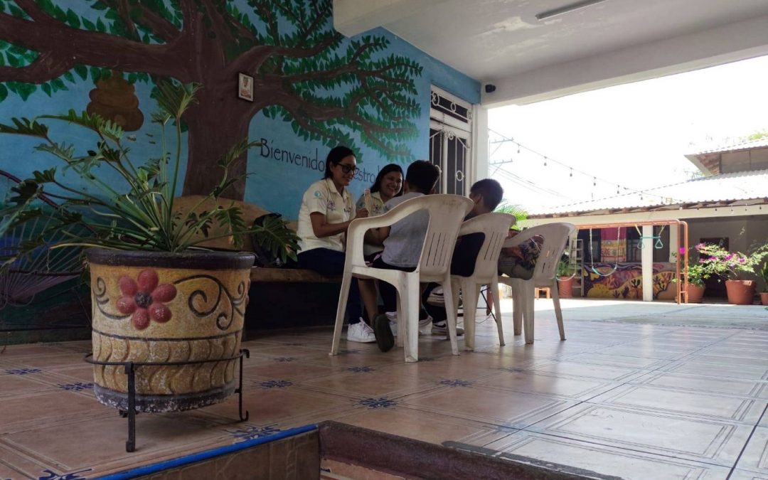 “Respetando mi espacio y el de mis amigos”.