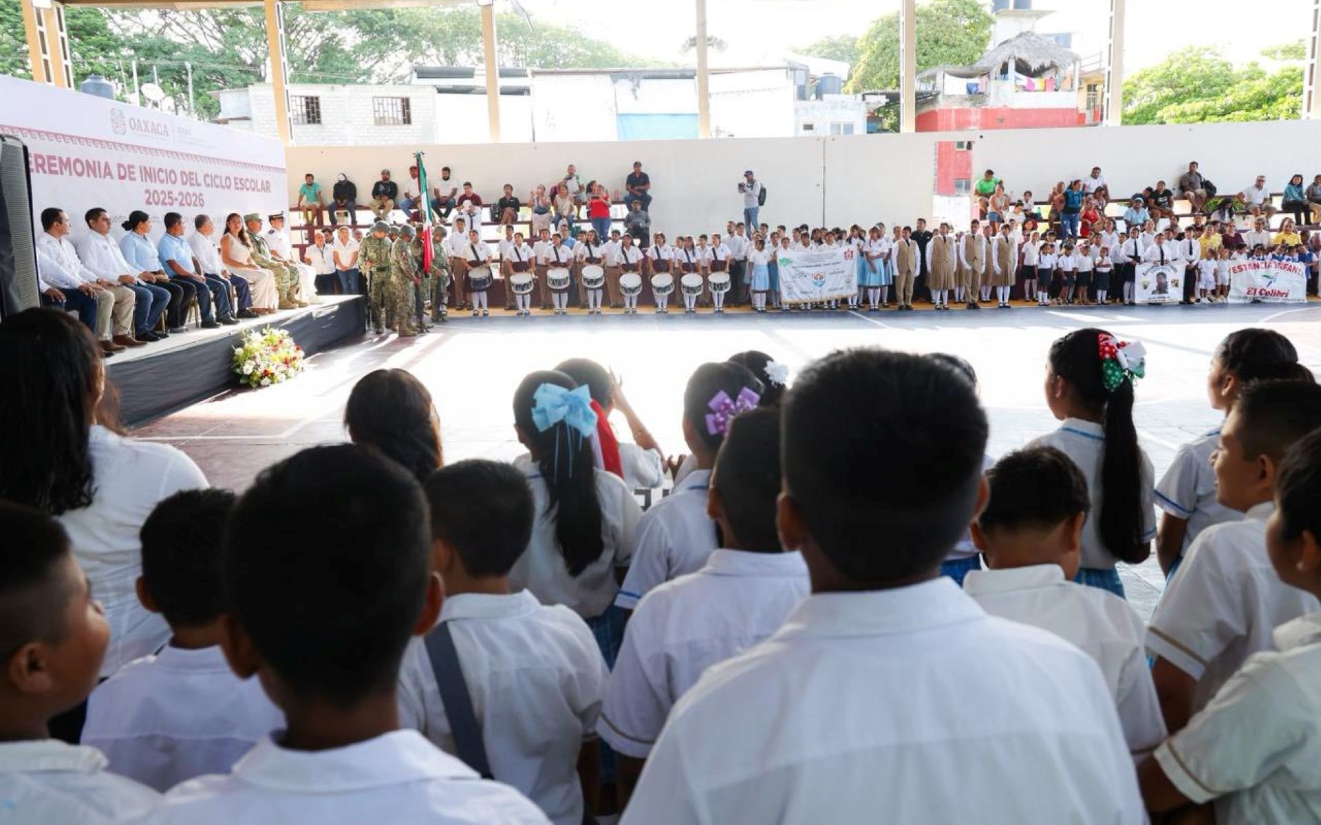 Ceremonia de bienvenida al nuevo ciclo escolar.