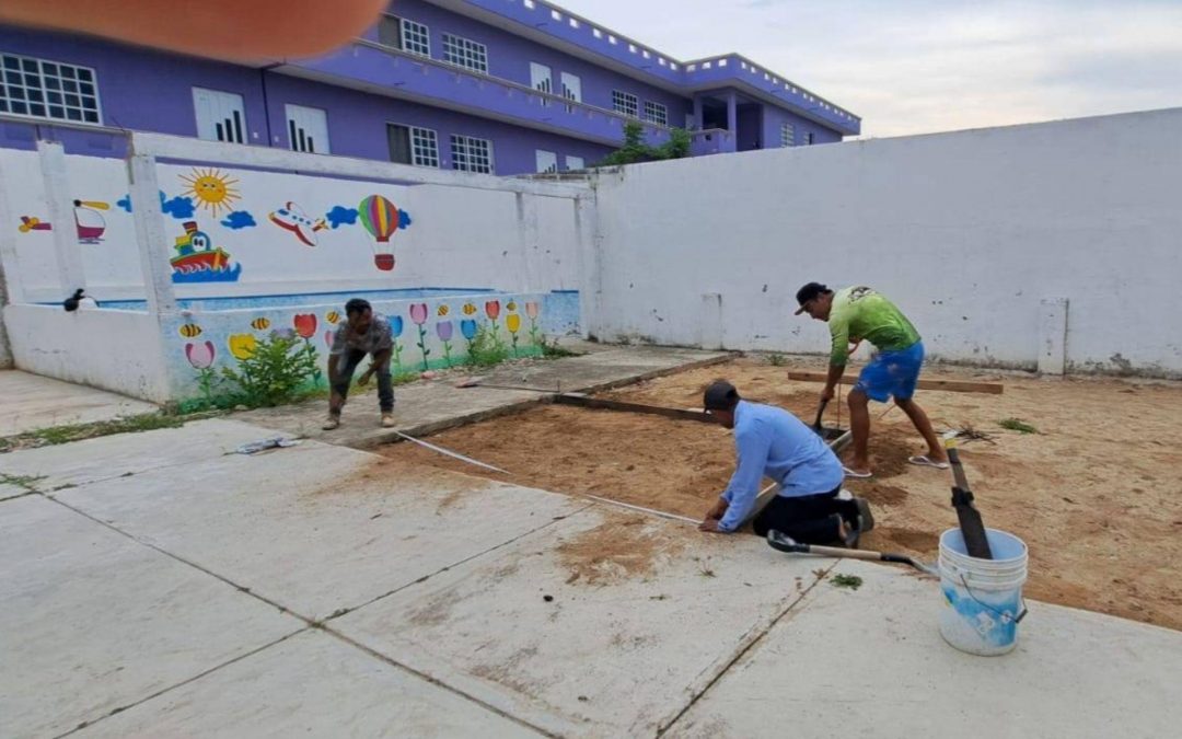 Trabajos de reconstrucción del espacio público del Sector Reforma «B» en Puerto Escondido.