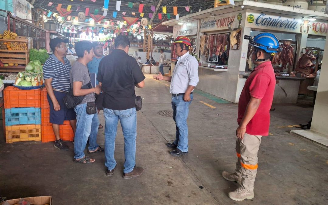 Recorrido de supervisión en el Mercado Municipal Lic. Benito Juárez.