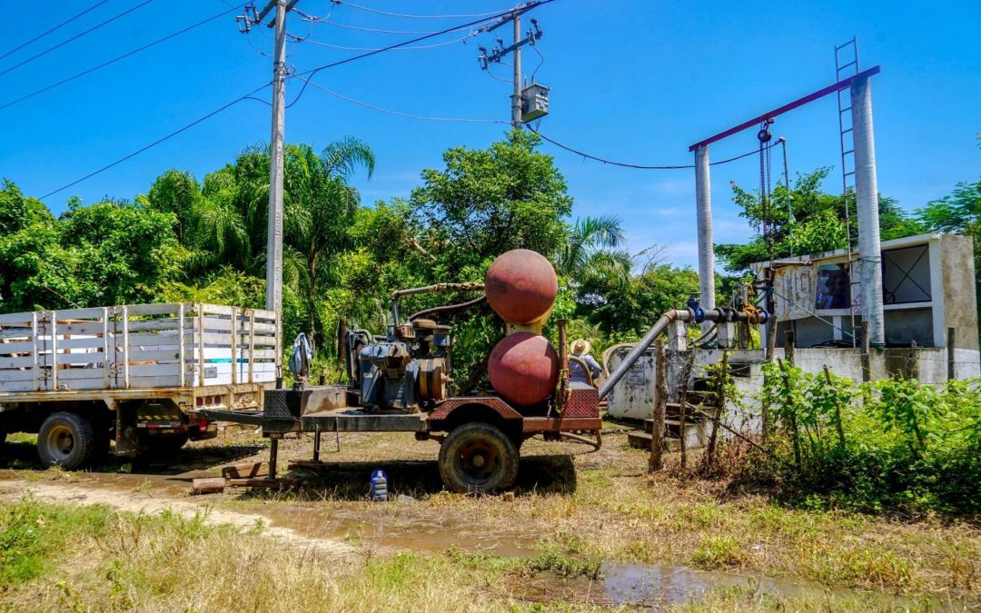 Trabajos de desazolve del pozo de agua.