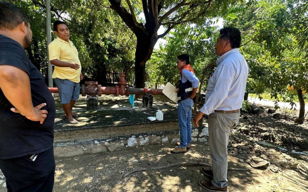 Tomas de muestra de agua en tres pozos.
